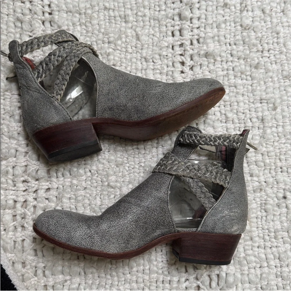Uxibal Trenza Cutout Braided Booties | Artisan Leather | Stacked Heel